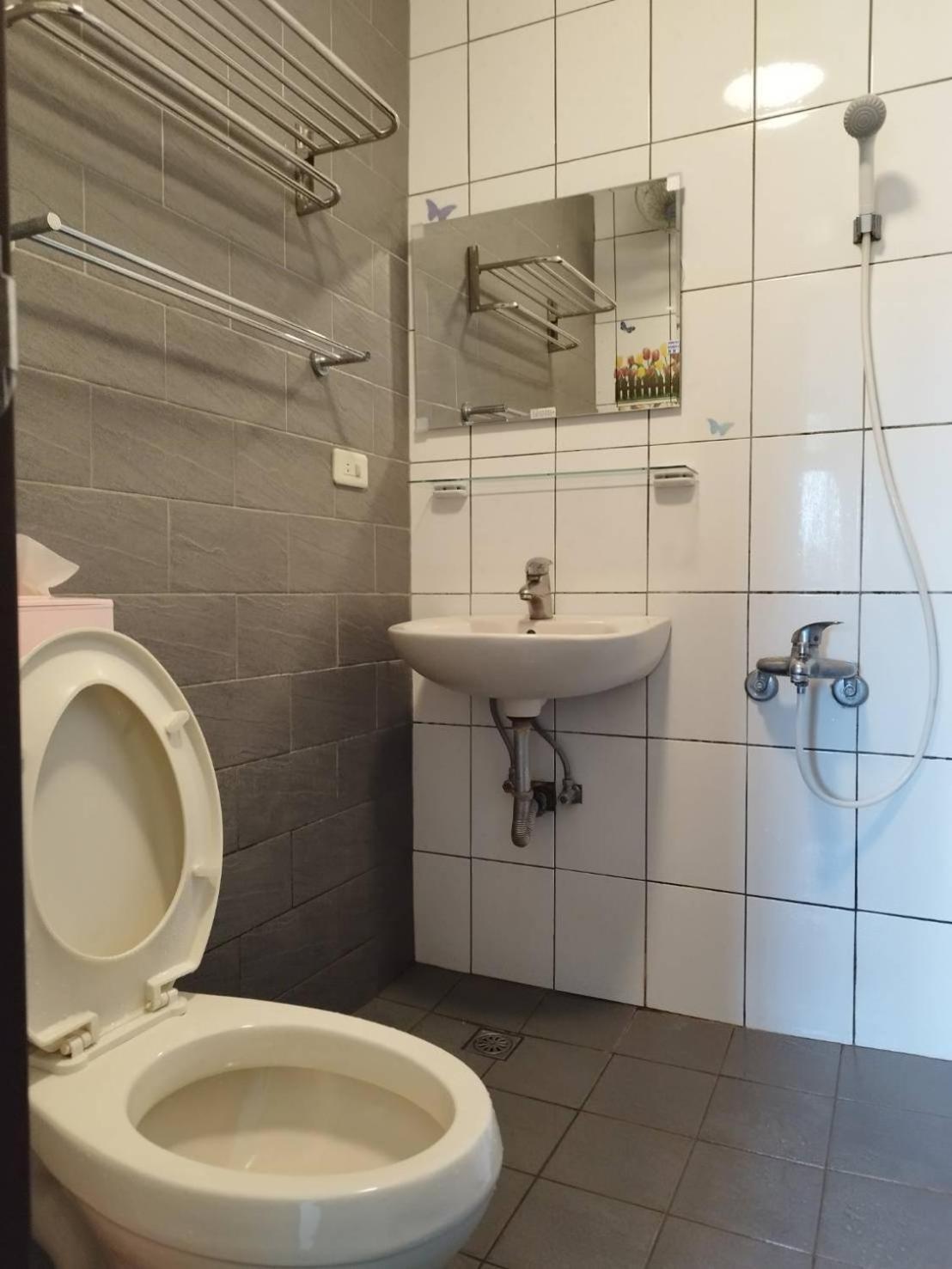 בודאיי Malaya Guest House מראה חיצוני תמונה