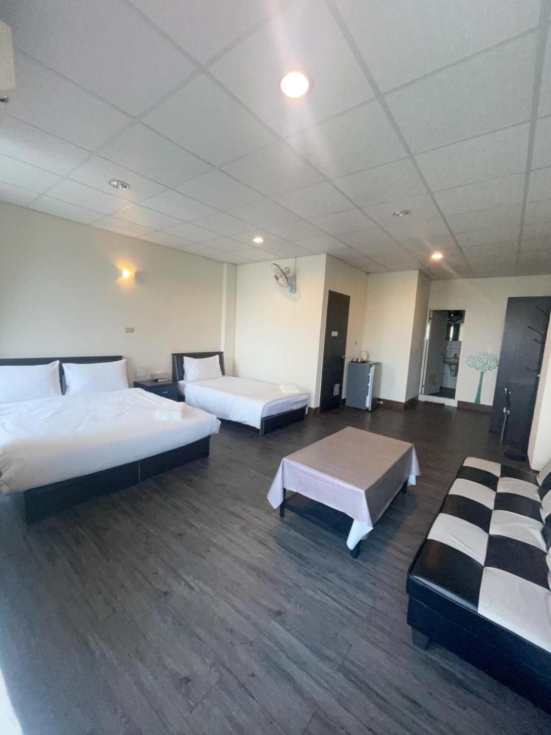 בודאיי Malaya Guest House מראה חיצוני תמונה