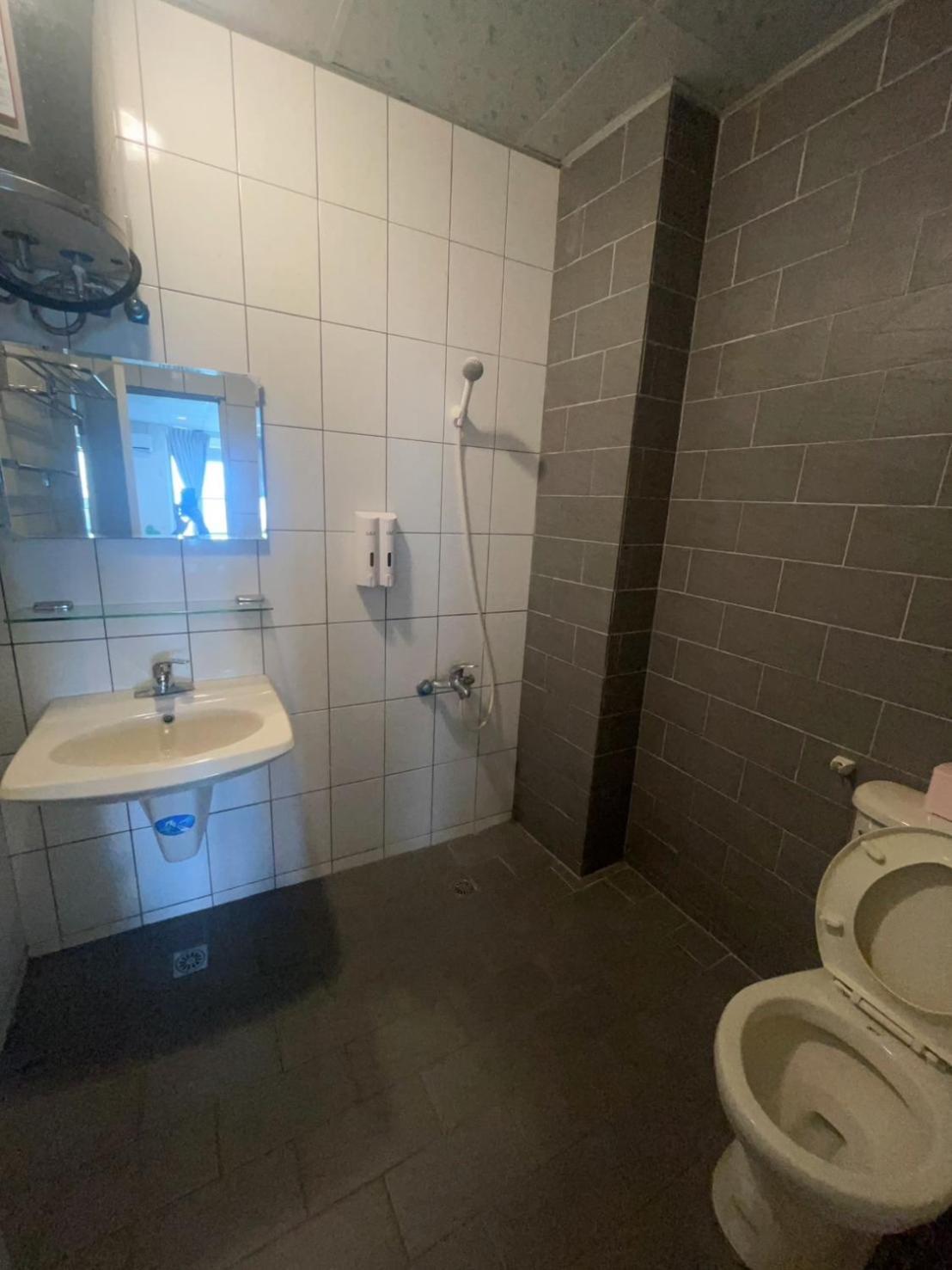 בודאיי Malaya Guest House מראה חיצוני תמונה