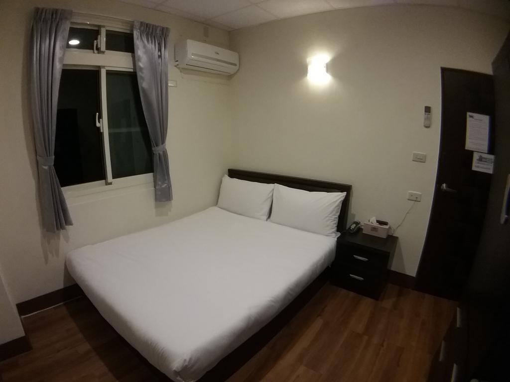 בודאיי Malaya Guest House מראה חיצוני תמונה