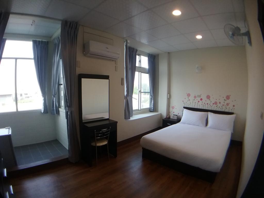 בודאיי Malaya Guest House מראה חיצוני תמונה