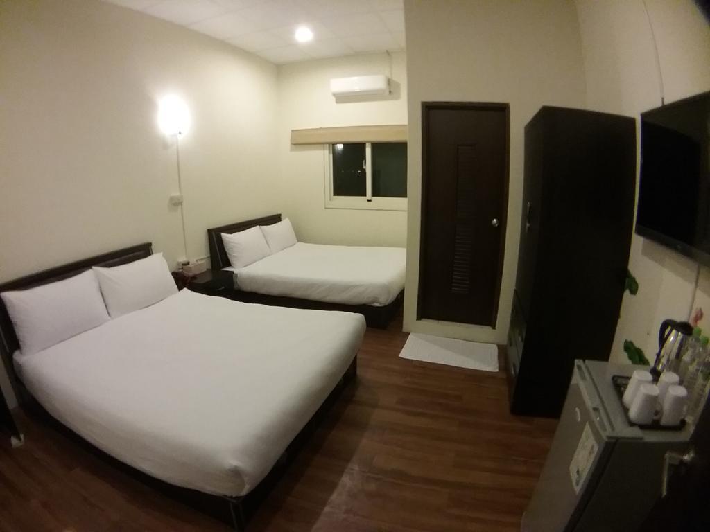 בודאיי Malaya Guest House מראה חיצוני תמונה