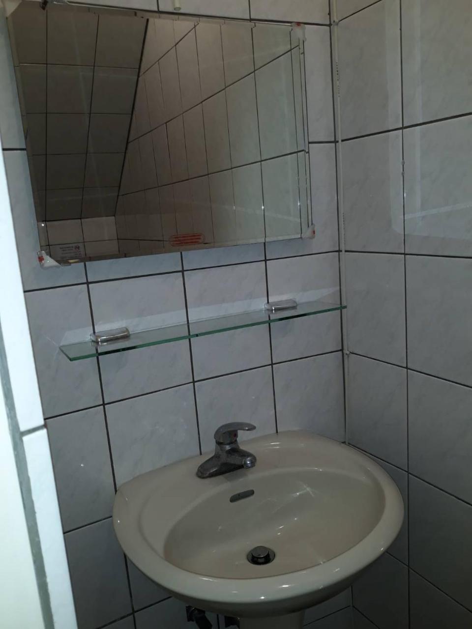 בודאיי Malaya Guest House מראה חיצוני תמונה